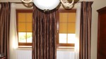 Rolety materiałowe do okien w kolorze złoty dąb